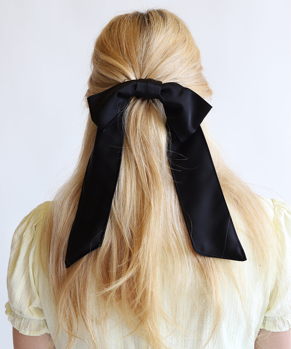 Evelyn bow in black satin