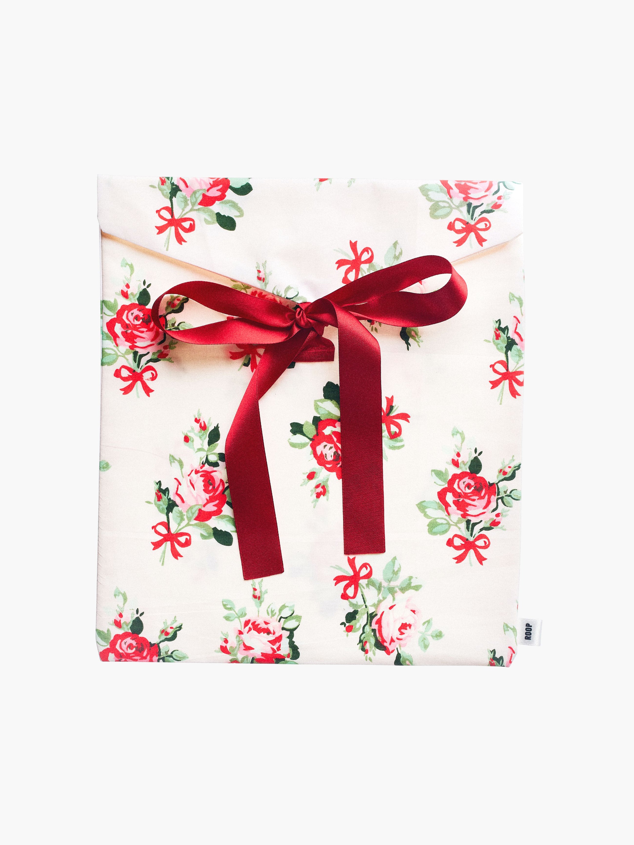 Keepsake pouch in ribbon roses